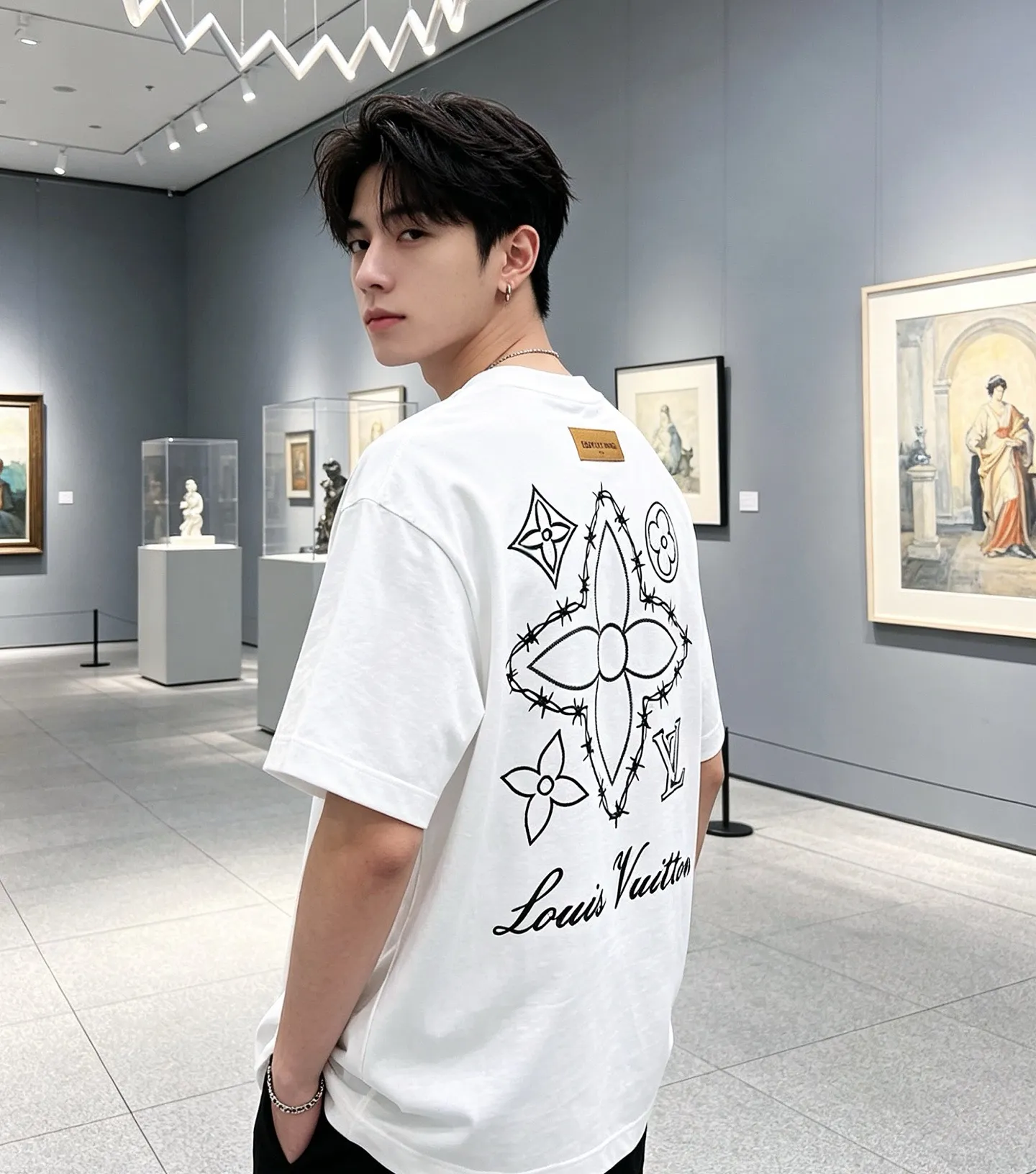 Louis Vuitton/Louis Vuitton four-leaf clover old flower embroidery round neck short sleeves